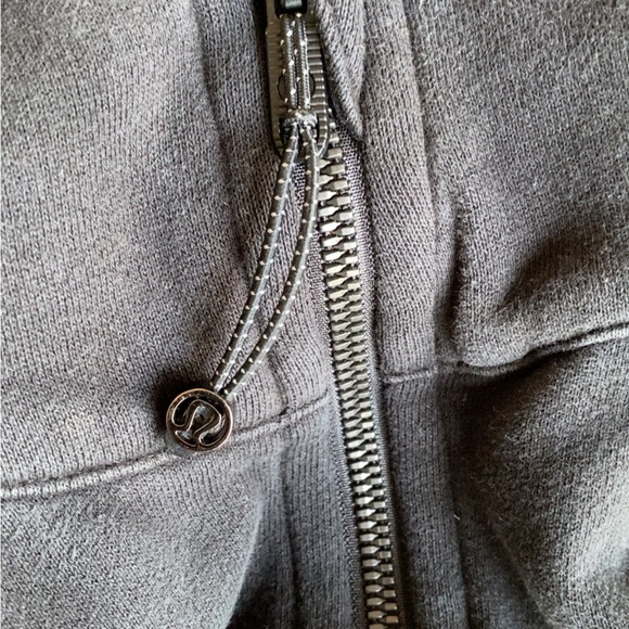 lululemon athletica Women's Navy Half-Zip Hoodie with Kangaroo Pocket - Picture 4 of 4